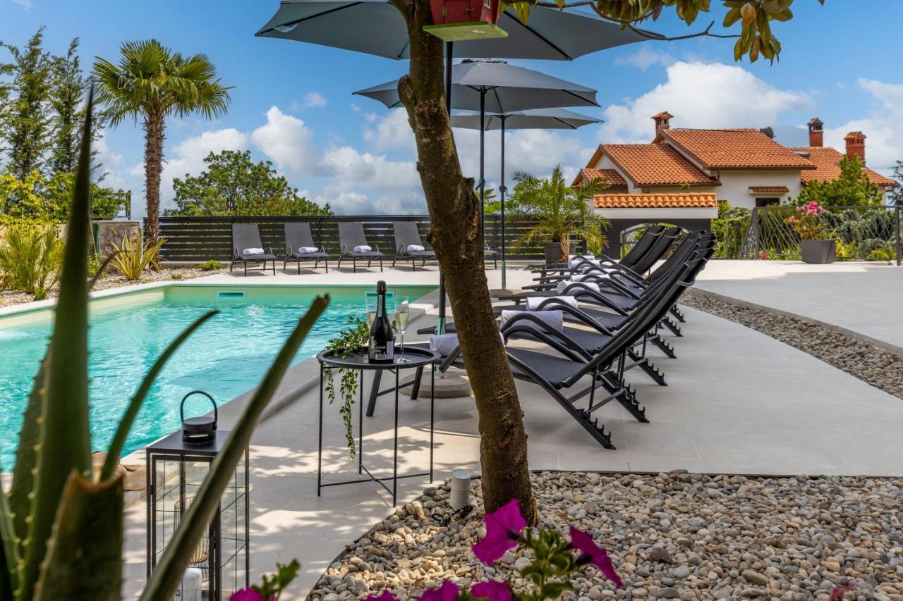 Villa Adriatic, Apartment Rebecca With Heated Swimming Pool, Sew View, Childrens Playground Ičići 外观 照片