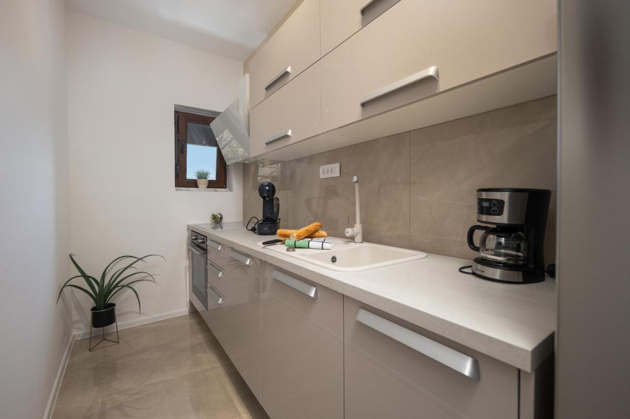 Villa Adriatic, Apartment Rebecca With Heated Swimming Pool, Sew View, Childrens Playground Ičići 外观 照片